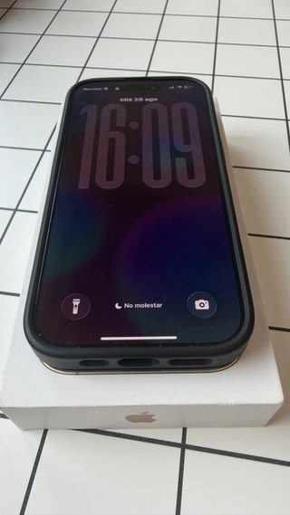 iPhone 16 PRO - 256GB Titanio