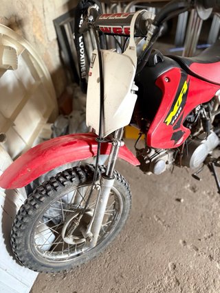 Honda XR 70 Moto Infantil Roja y Blanca