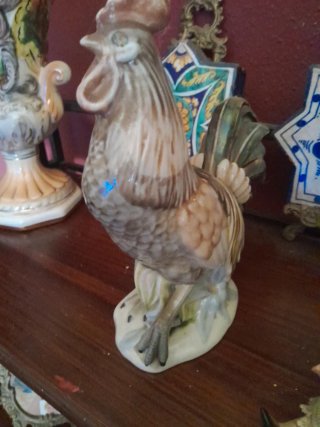 Gallo de cerámica antiguo