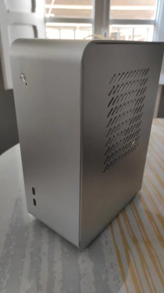 Caja Mini ITX Plata