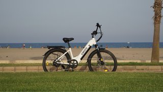 Bicicleta Eléctrica Eskute Blanca C202