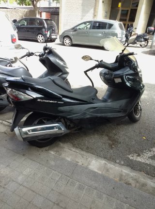 Suzuki Burgman 400cc Maxi Scooter Negra