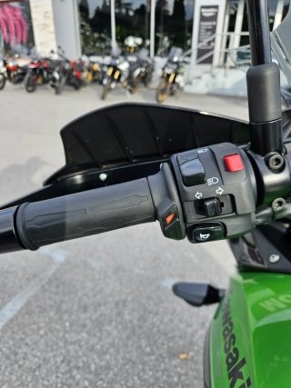 Kawasaki Versys 650 Adventure Verde