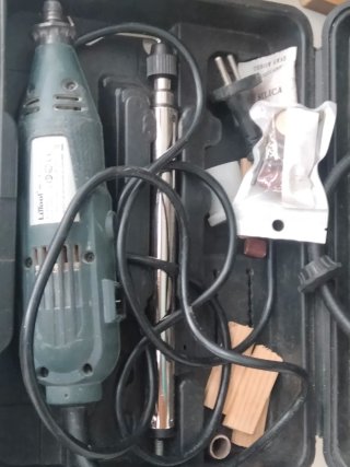 Taladro de marquetería con accesorios