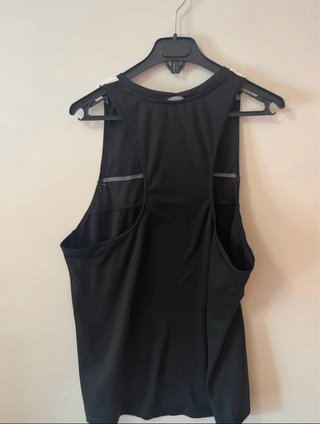 Camiseta tirantes deportiva Adidas negra