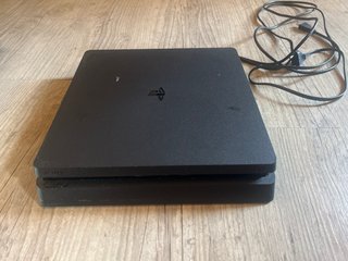 PS4 Slim Sony con 2 mandos