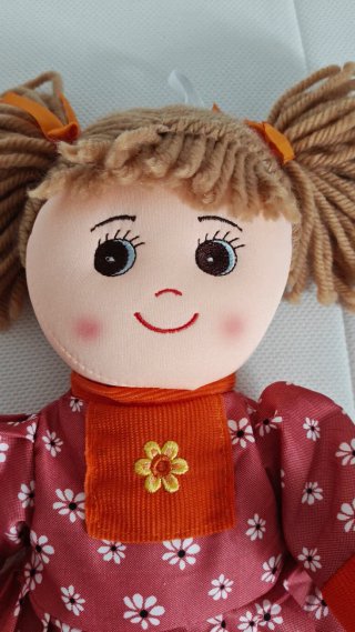 Boneca de Pano Menina com Vestido Floral 50cm