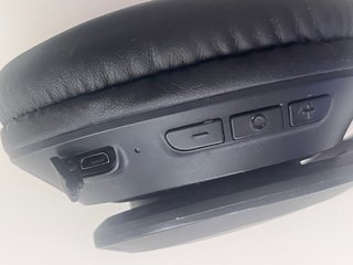 Auriculares estéreo inalámbricos negros