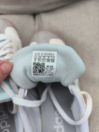 Zapatillas Adidas Blancas y Azules
