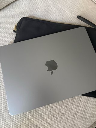 MacBook Air M2 13” 2022 8GB Batería 97%
