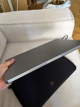 MacBook Air M2 13” 2022 8GB Batería 97%