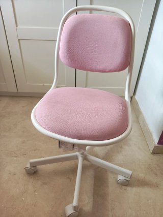 Silla giratoria infantil rosa IKEA