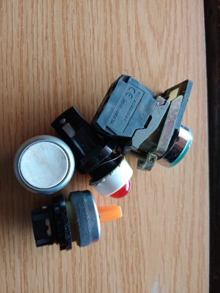 Lote componentes eléctricos y electrónicos