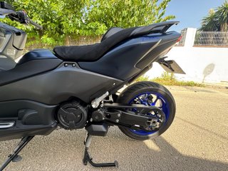Yamaha TMAX 560 2022