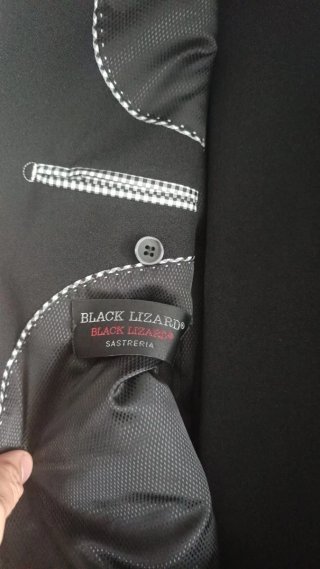 Lote Trajes de hombre sin estrenar por cierre