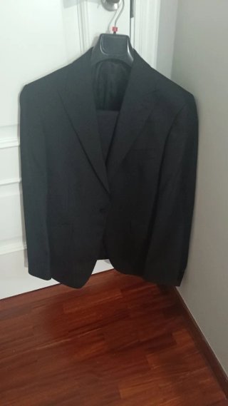 Lote Trajes de hombre sin estrenar por cierre