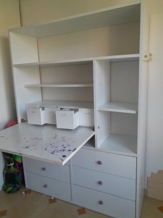 Escritorio buró blanco y morado