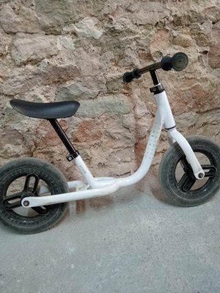 Bicicleta infantil blanca