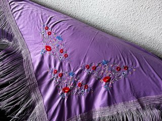 Mantoncillo Flamenco Lila Bordado Flores