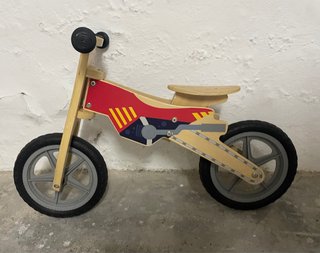 Bicicleta infantil de madera