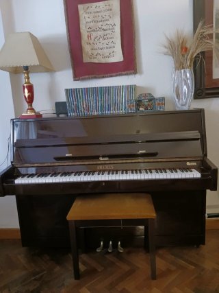 Piano de pared Amadeus