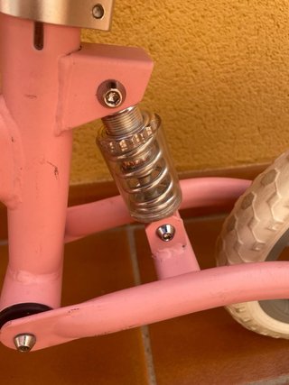 Bicicleta sin pedales rosa