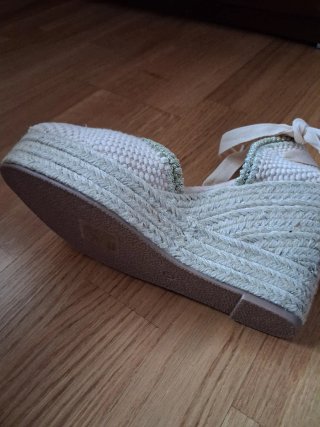 Cuñas altas beige