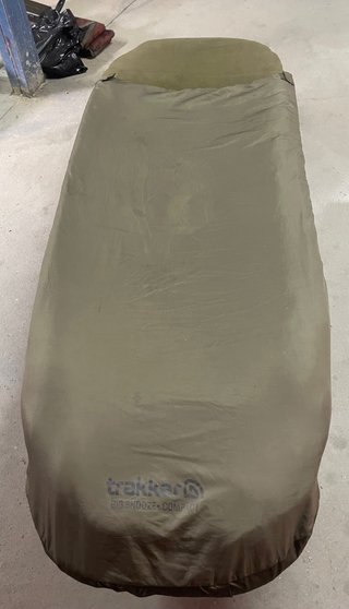 Cama carpfishing JRC con saco Trakker Big Snooze