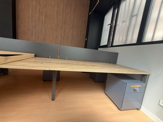 Mesa de oficina madera y cajonera