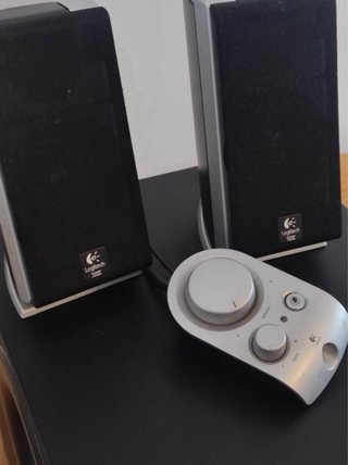 Altavoces Logitech Z-2300