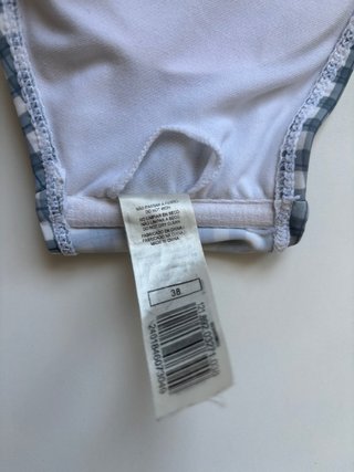 Parte de arriba bikini cuadros gris y blanco