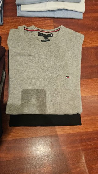 Lote de 10 camisas y 5 jerséis Gant,scalpers, etc