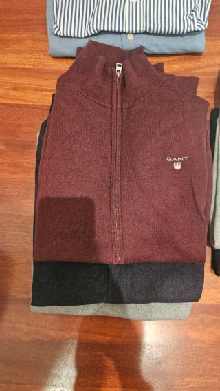 Lote de 10 camisas y 5 jerséis Gant,scalpers, etc
