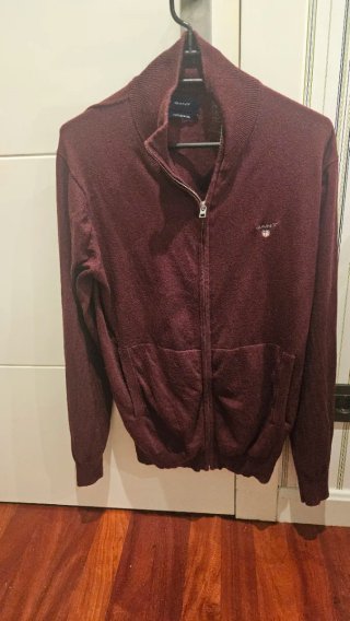 Lote de 10 camisas y 5 jerséis Gant,scalpers, etc