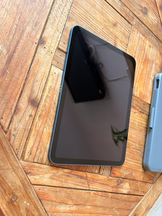 iPad 10a gen 64GB blu + tastiera Logitech