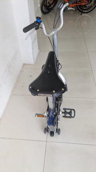 Bicicleta Brompton con sillín Brooks