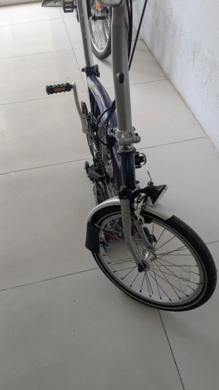 Bicicleta Brompton con sillín Brooks