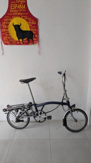 Bicicleta Brompton con sillín Brooks