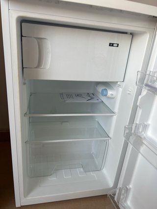 Frigorífico Edesa bajo encimera