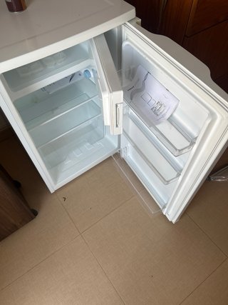 Frigorífico Edesa bajo encimera