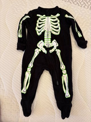 Pijama esqueleto bebé
