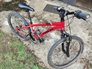 Bicicleta Trek 24" Niños Dialed Fit Red