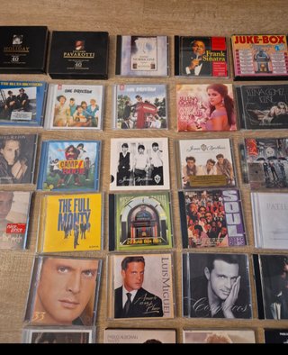 Lote de CDs de Música Variada
