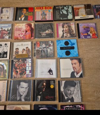 Lote de CDs de Música Variada