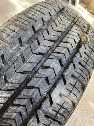 Michelin Agilis 51 215 65 R16C. (Rueda de carga)