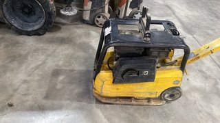 Bandeja vibratoria compactadora