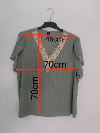Blusa calada con encaje