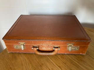Maletín vintage Loewe piel marrón