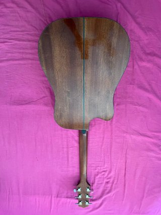 Guitarra electroacústica Takamine -G SERIES-.
