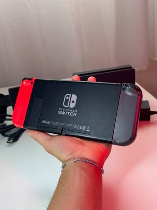 Buen estado / Nintendo Switch con Accesorios